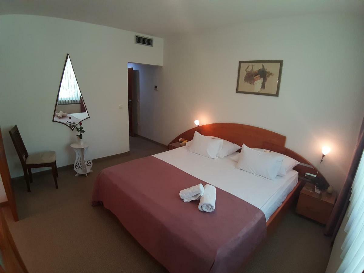 Park Hotel Bihac Exterior photo